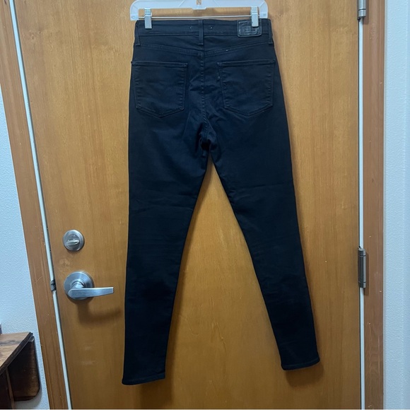 Levi’s 721 High Rise Skinny in Soft Black (28x30) - Picture 8 of 16